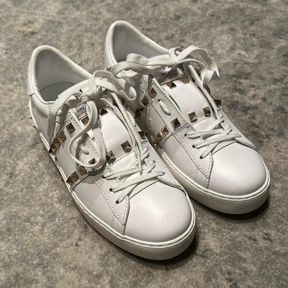 Valentino Garavani Rockstud Sneaker NWOT - Picture 6 of 16
